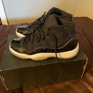 Jordan 11’s space jam
